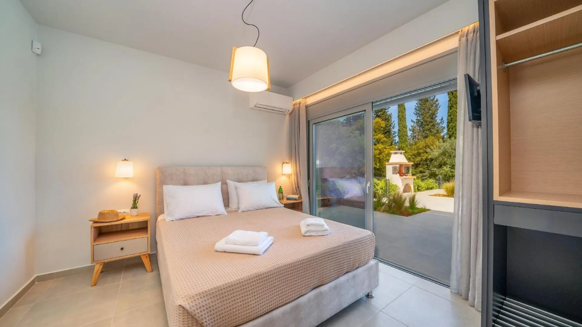 Villa Mandolin By Villa Plus Sami